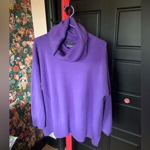 Over size putple turtle neck
